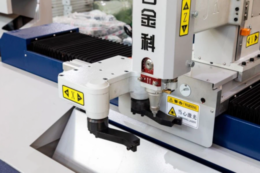 Высокоскоростной лазерный труборез Anji Jinke LPC80-B4-BF6000 изображение