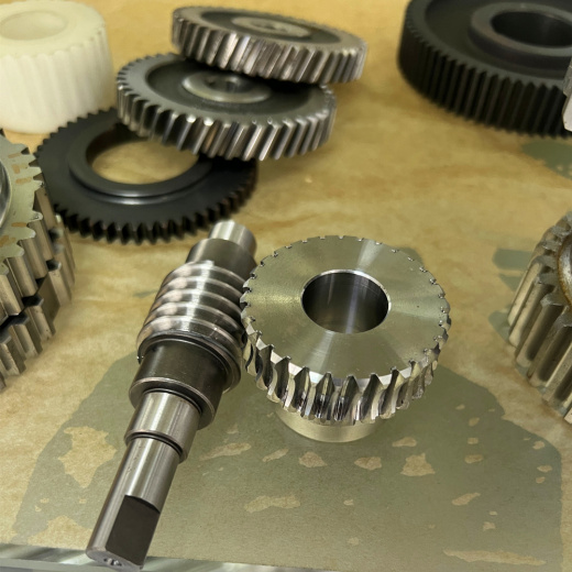 Зубофрезерный станок с ЧПУ ZF150СNC6 изображение